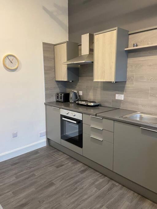 Newly Refurbished Town Centre Apartment 오반 외부 사진