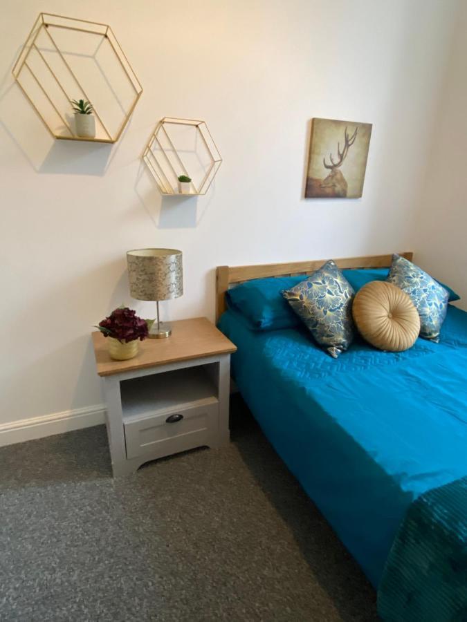 Newly Refurbished Town Centre Apartment 오반 외부 사진