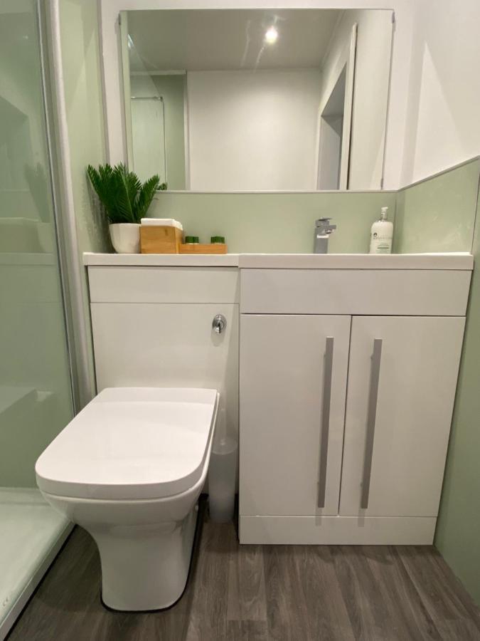 Newly Refurbished Town Centre Apartment 오반 외부 사진